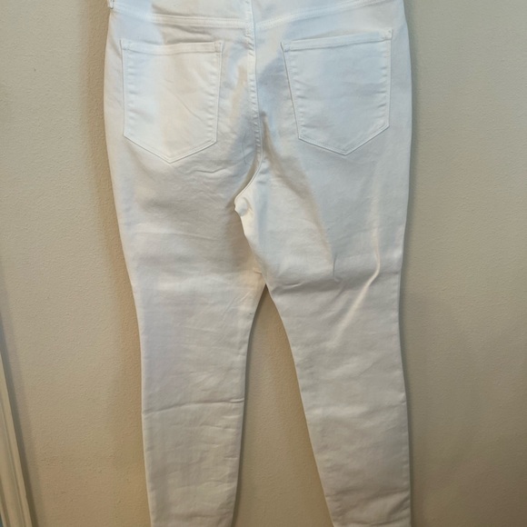 Old Navy new with tags white jeans - Picture 2 of 5